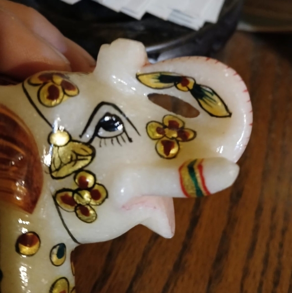 Vintage White Marble Mughal Jeweled Elephant Sculpture Paper Weight. - Picture 7 of 11